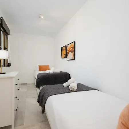 Vacation With Private Parking In Puerto Banus