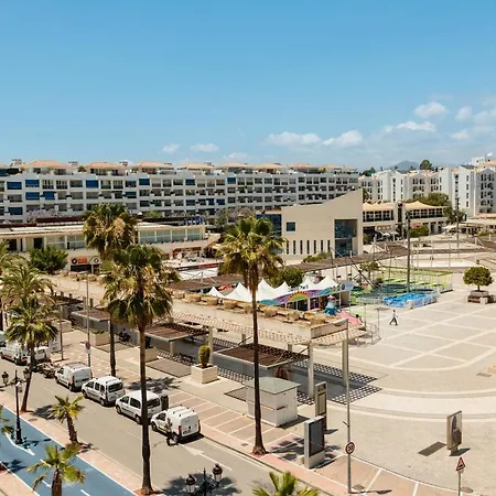 Vacation With Private Parking In Puerto Banus