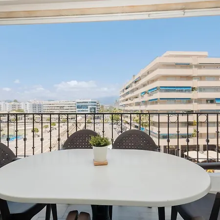 Vacation With Private Parking In Puerto Banus Appartement