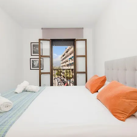 Vacation With Private Parking In Puerto Banus Appartement