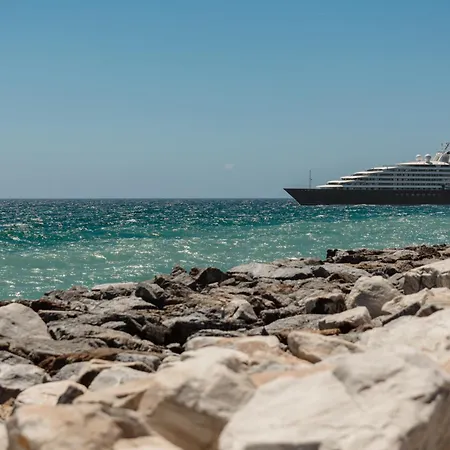 Appartamento Vacation With Private Parking In Puerto Banus