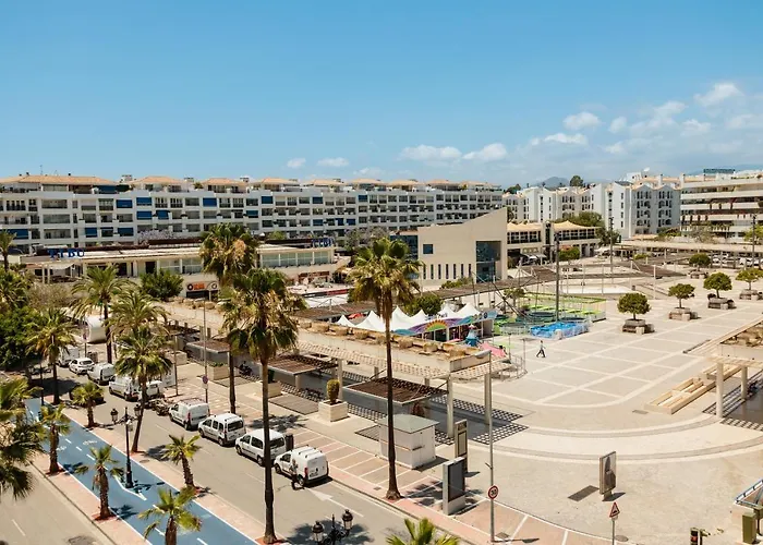 Vacation With Private Parking In Puerto Banus