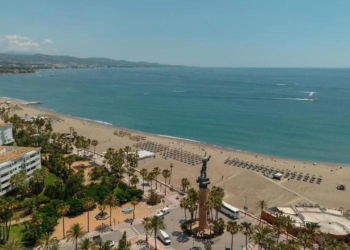 Vacation With Private Parking In Puerto Banus *