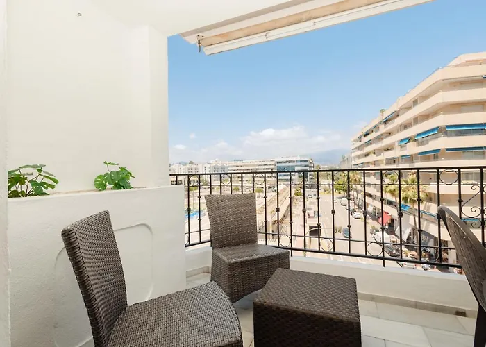 Apartament Vacation With Private Parking In Puerto Banus