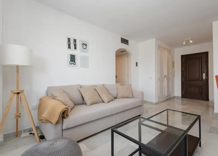 Vacation With Private Parking In Puerto Banus *