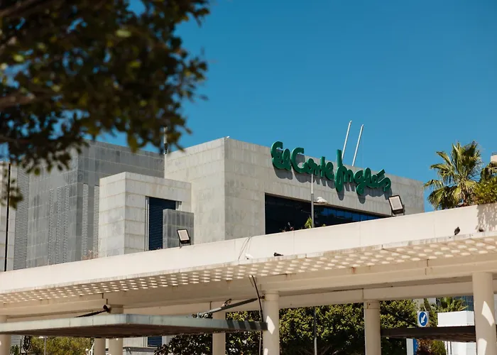 Vacation With Private Parking In Puerto Banus Apartament