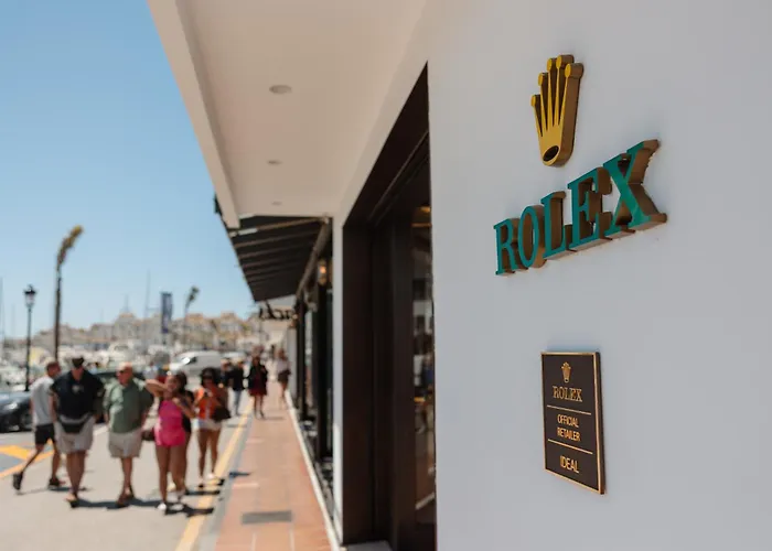 Vacation With Private Parking In Puerto Banus