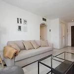 Vacation With Private Parking In Puerto Banus *