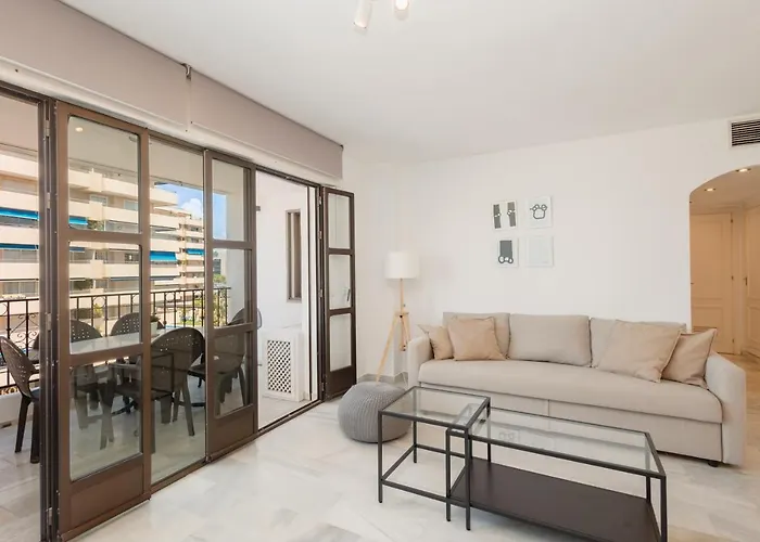 Апартаменти Vacation With Private Parking In Puerto Banus